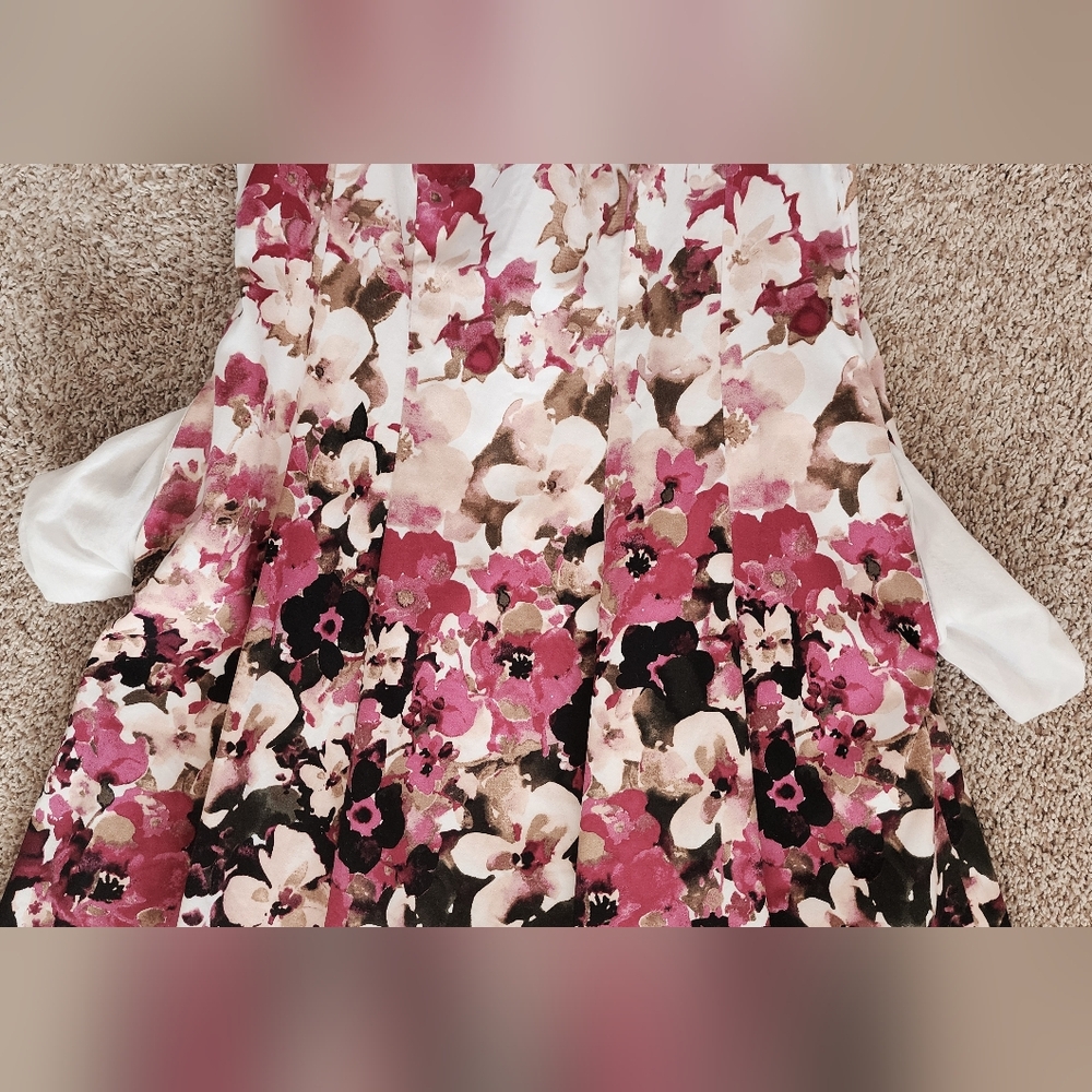 White House Black Market Floral Sleeveless Dress, lined & with pockets! - Picture 4 of 6